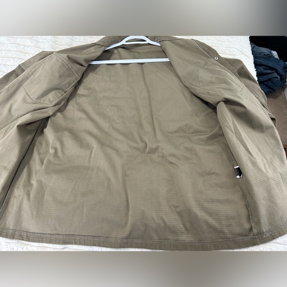 Women's Jacket - Picture 9 of 9